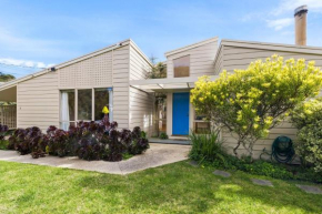 Lonsdale Back Beach Retreat